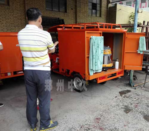 遼寧客戶(hù)考察上門(mén)蒸汽洗車(chē)機(jī)